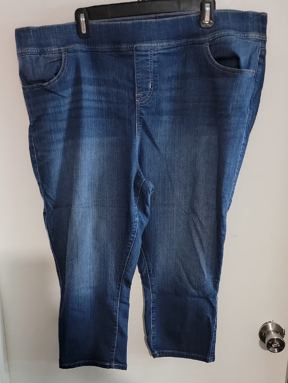 Torrid Pull On Lean Crop Jeans